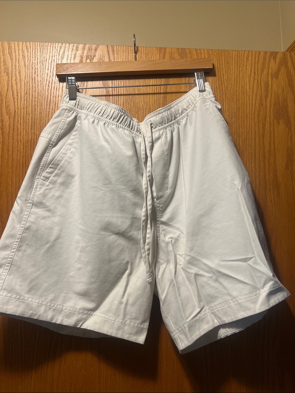 Lululemon Men's White Athletic Drawstring Shorts